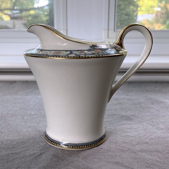 RARE "Troy" Upright Creamer, Theodore Haviland Limoges France, Gold Trim. EUC - Picture 2 of 12